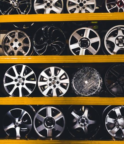 Prime automobile parts display of car rims
